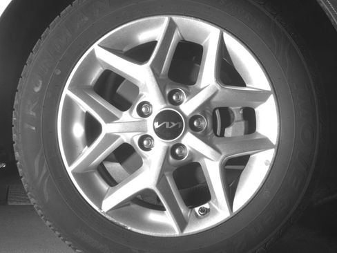 Used 2025 Kia Soul LX w/ LX Technology Package FWD image 16