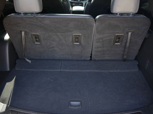 Used 2022 Buick Enclave Essence w/ Sport Touring Edition image 27