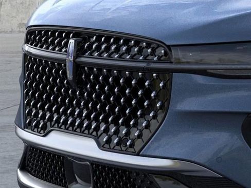 New 2026 Lincoln Nautilus Premier image 17