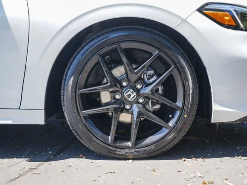Used 2025 Honda Civic Sport image 9