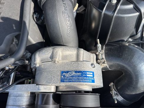 Used 2017 Chevrolet Camaro SS image 31