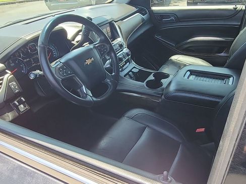 Used 2015 Chevrolet Suburban LT w/ Luxury Package RWD image 10