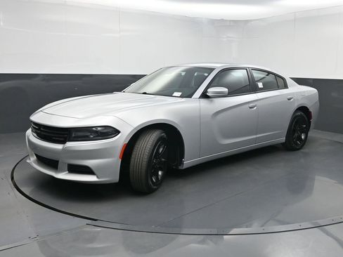 Used 2019 Dodge Charger SXT image 19