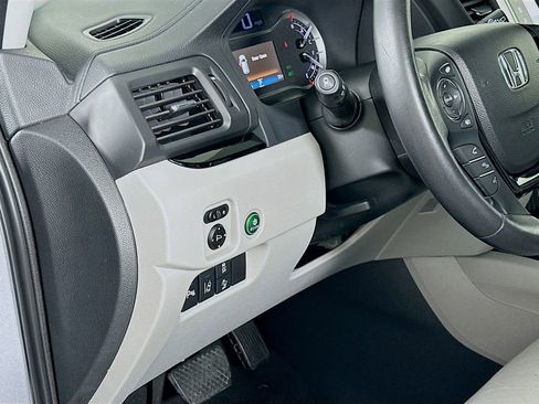 Used 2018 Honda Pilot Touring image 10