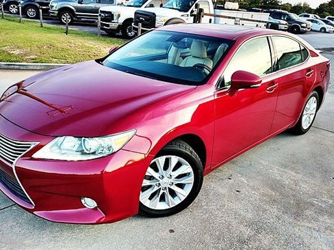 Used 2013 Lexus ES 300h w/ Luxury Pkg FWD image 2