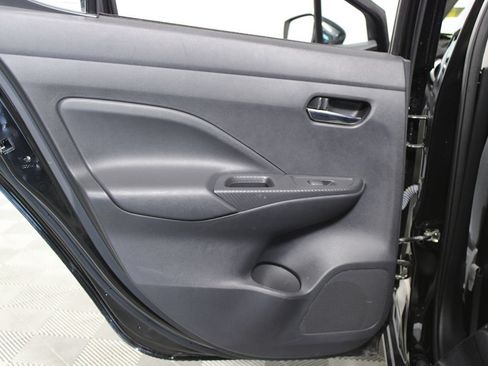 Used 2025 Nissan Versa SV FWD image 30