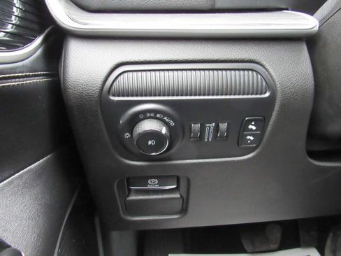 Used 2024 Jeep Wagoneer Series II w/ Flexible Seating Group image 20