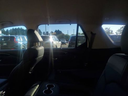 New 2025 Honda Pilot EX-L image 10