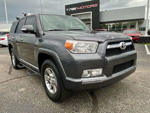 Used 2013 Toyota 4Runner SR5 w/ Convenience Pkg AWD/4WD image 2