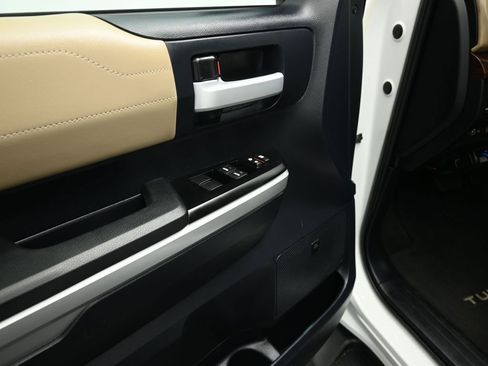 Used 2015 Toyota Tundra Limited w/ Limited Premium Package image 9