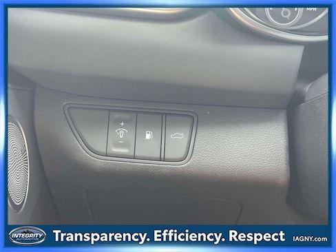 Used 2025 Genesis G70 3.3T Advanced w/ Sport Prestige Package image 17