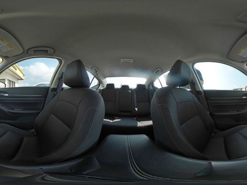 Used 2024 Nissan Altima 2.5 SV image 40