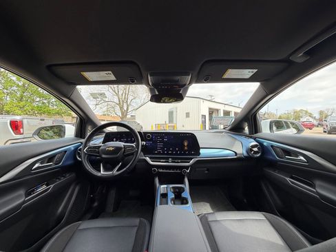 Used 2025 Chevrolet Equinox EV LT w/ Convenience Package FWD image 26