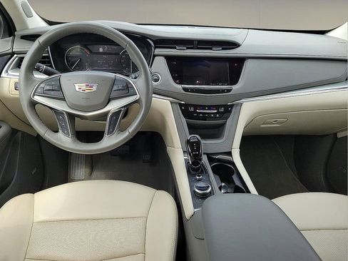 Certified 2023 Cadillac XT5 Premium Luxury AWD/4WD image 10