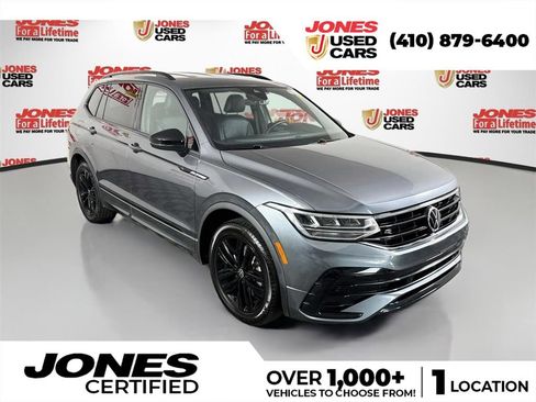 Used 2022 Volkswagen Tiguan SE R-Line FWD image 1