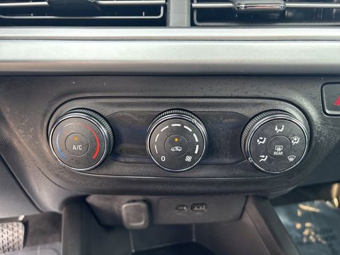 Used 2025 Chevrolet Trax LS image 23