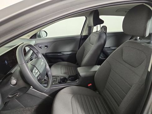 Used 2025 Kia K4 EX FWD image 12