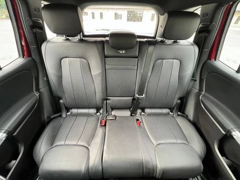 Used 2020 Mercedes-Benz GLB 250 4MATIC w/ Premium Package image 25