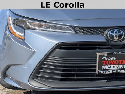 Used 2025 Toyota Corolla LE image 3