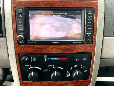 Used 2008 Dodge Durango SLT w/ Technology Group II image 30