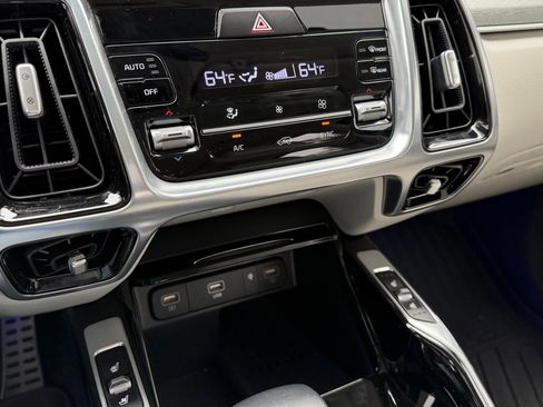 Used 2023 Kia Sorento SX image 24