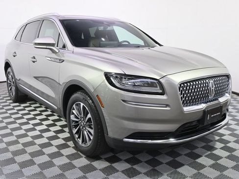 Used 2023 Lincoln Nautilus Reserve AWD/4WD image 9