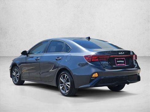 Used 2024 Kia Forte LXS w/ LXS Technology Package FWD image 6