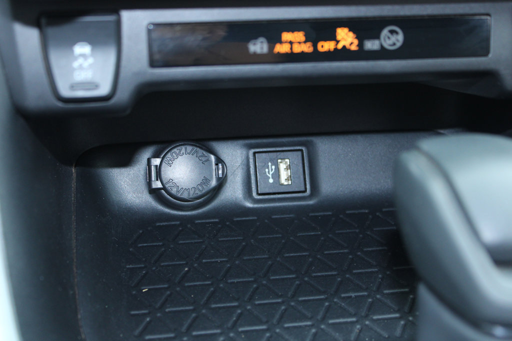 Used 2025 Toyota RAV4 XLE AWD/4WD image 25
