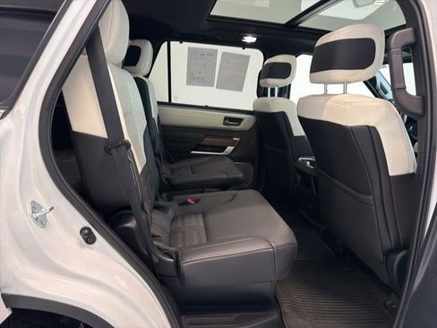 Used 2025 Toyota Sequoia Capstone AWD/4WD image 50