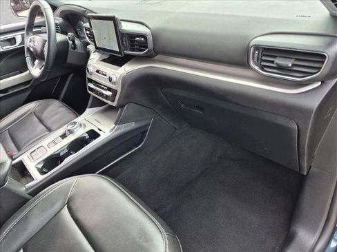 Used 2023 Ford Explorer XLT w/ Equipment Group 202A RWD image 21