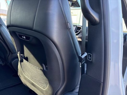 New 2026 Chrysler Pacifica Select image 33