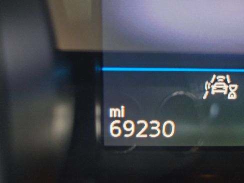 Used 2021 Volkswagen Atlas Cross Sport SE w/ Panoramic Sunroof Package FWD image 25