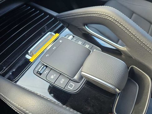 Certified 2025 Mercedes-Benz GLE 350 4MATIC image 33