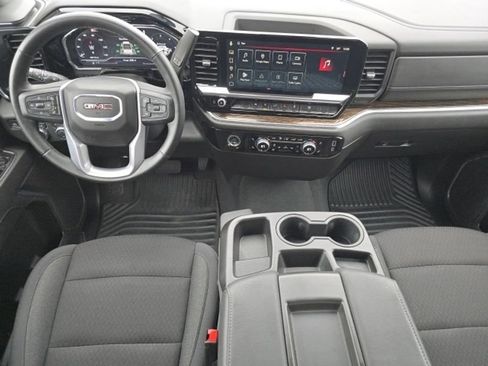 Used 2024 GMC Sierra 1500 SLE image 5