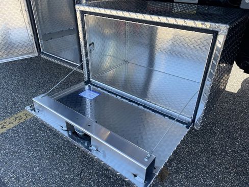 New 2025 Ford F550 4x4 Regular Cab Super Duty image 19