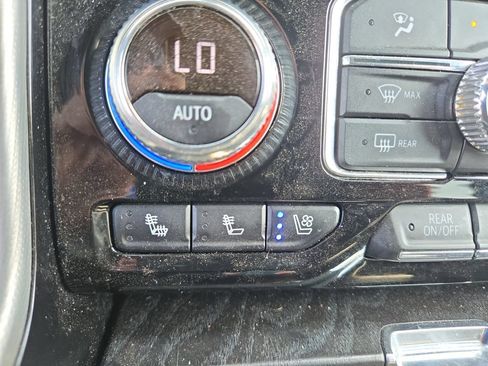 Used 2022 GMC Yukon XL Denali AWD/4WD image 31
