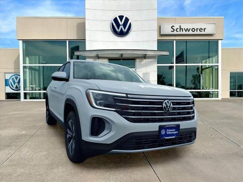 New 2026 Volkswagen Atlas SE image 8
