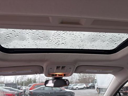 Used 2017 Chevrolet Cruze Premier image 24