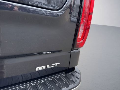 Used 2026 GMC Sierra 1500 SLT AWD/4WD image 37