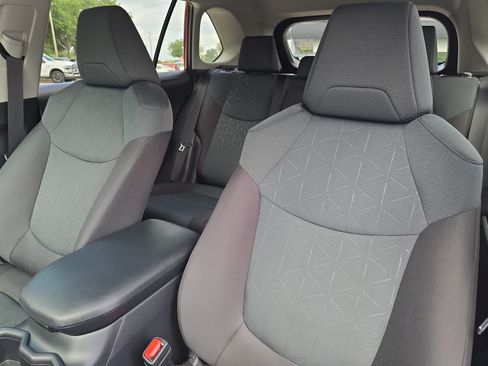 Used 2025 Toyota RAV4 XLE w/ Convenience Package FWD image 22