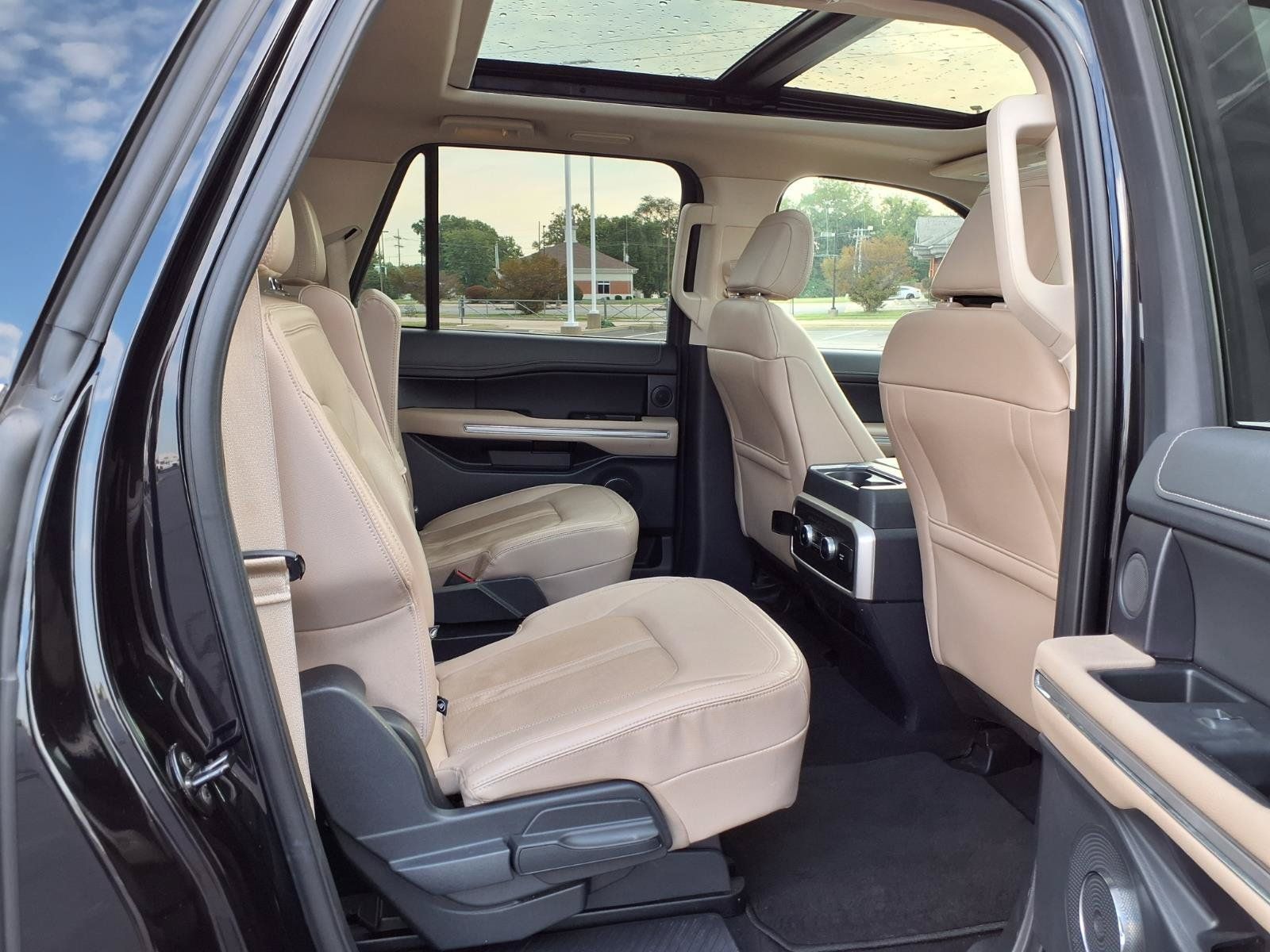 Used 2024 Ford Expedition Max Limited AWD/4WD image 31