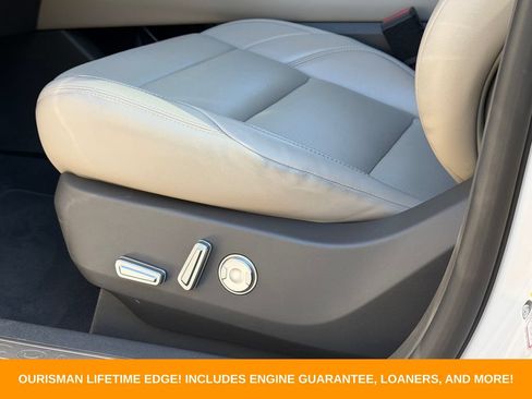 Used 2025 Lincoln Nautilus Premier AWD/4WD image 30