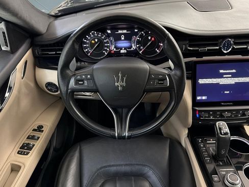 Used 2022 Maserati Quattroporte Modena Q4 AWD/4WD image 29