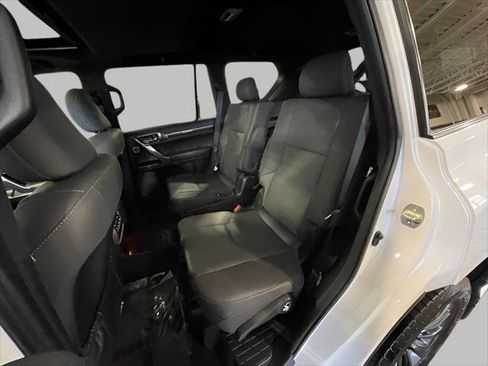 Used 2022 Lexus GX 460 Premium image 19