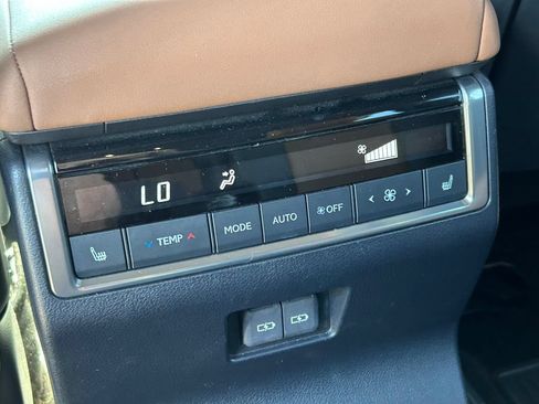 Used 2025 Lexus GX 550 AWD/4WD image 24