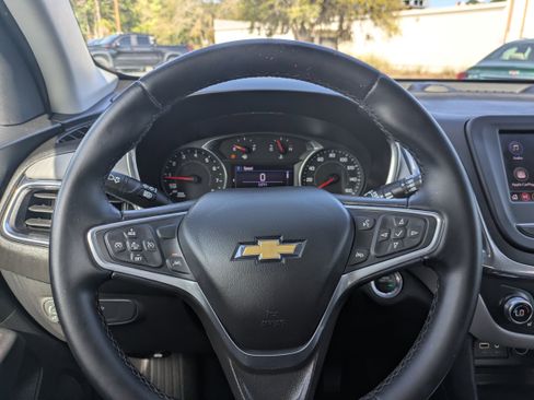 Used 2023 Chevrolet Equinox LT w/ Driver Convenience Package image 21