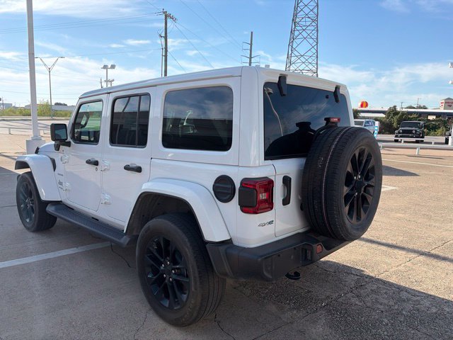 Used 2021 Jeep Wrangler Unlimited Sahara w/ Cold Weather Group AWD/4WD image 4