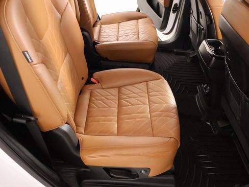 Used 2023 Kia Telluride SX Prestige X-Pro image 16