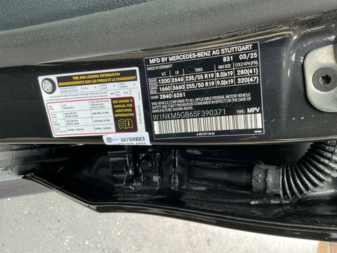 Used 2025 Mercedes-Benz GLC 350e 4MATIC image 27