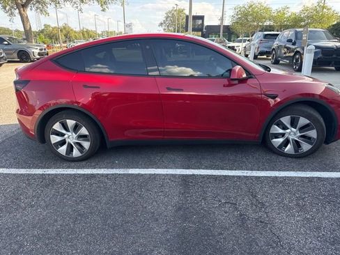 Used 2021 Tesla Model Y Long Range image 5